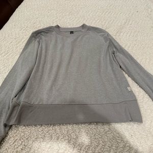 Vouri daydream performance crew neck tee size S in light gray